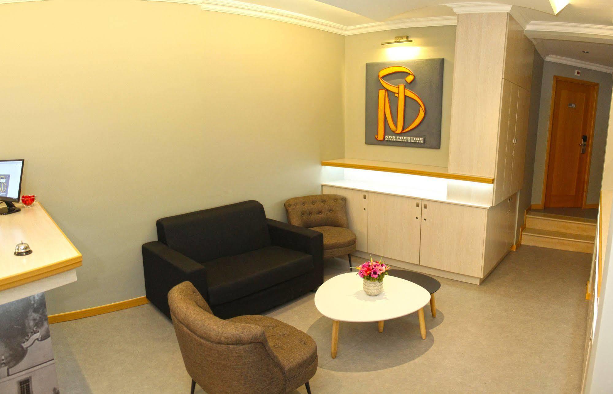Rocha Prestige - Guest House And Suites Portimão Exteriör bild