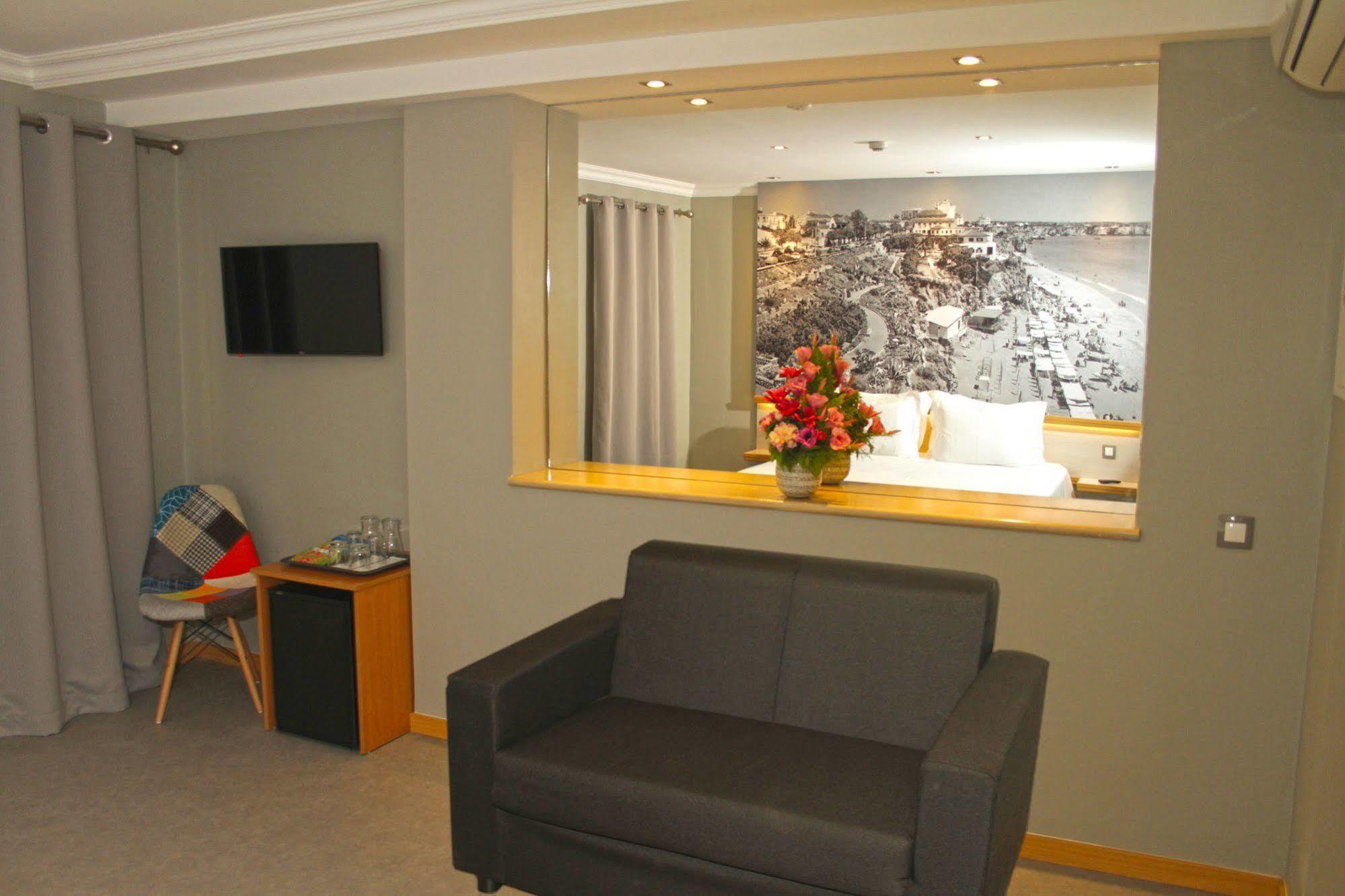 Rocha Prestige - Guest House And Suites Portimão Exteriör bild